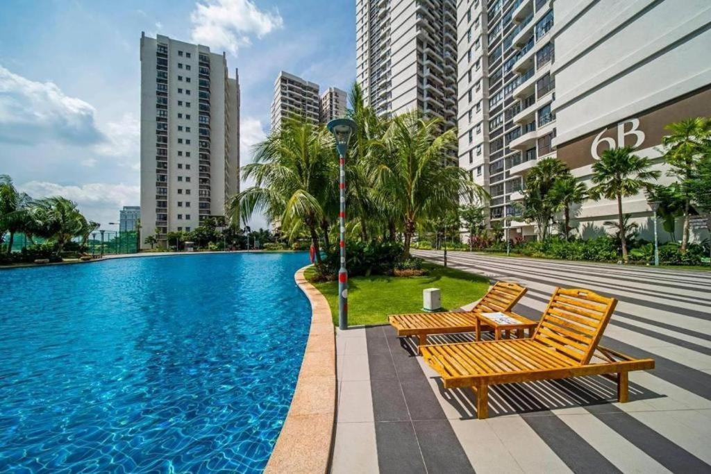 精简设计两卧两卫海景公寓2-4人入住 金海湾danga Bay Apartment *