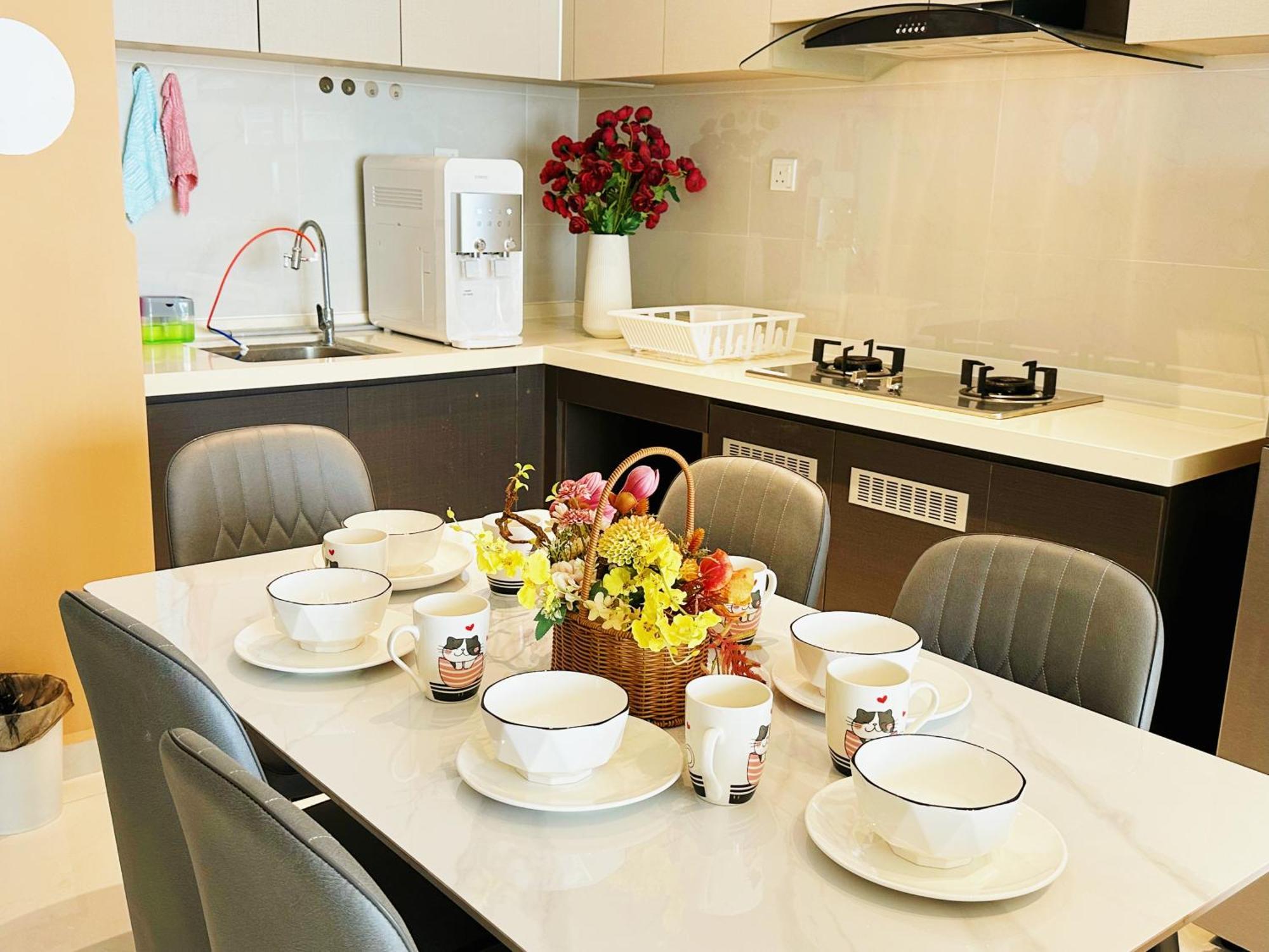 精简设计两卧两卫海景公寓2-4人入住 金海湾danga Bay Apartment Johor Bahru