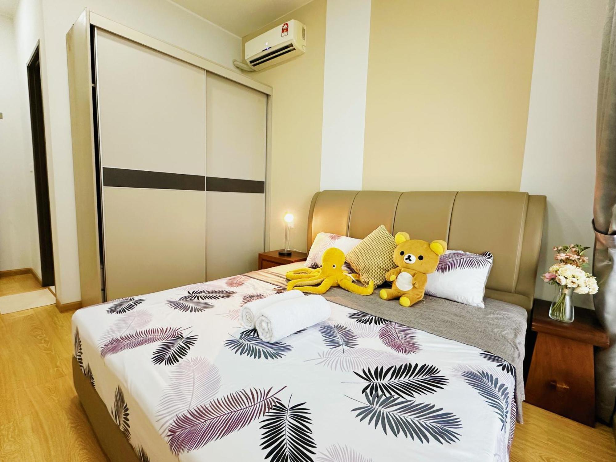 Apartment 精简设计两卧两卫海景公寓2-4人入住 金海湾danga Bay Johor Bahru